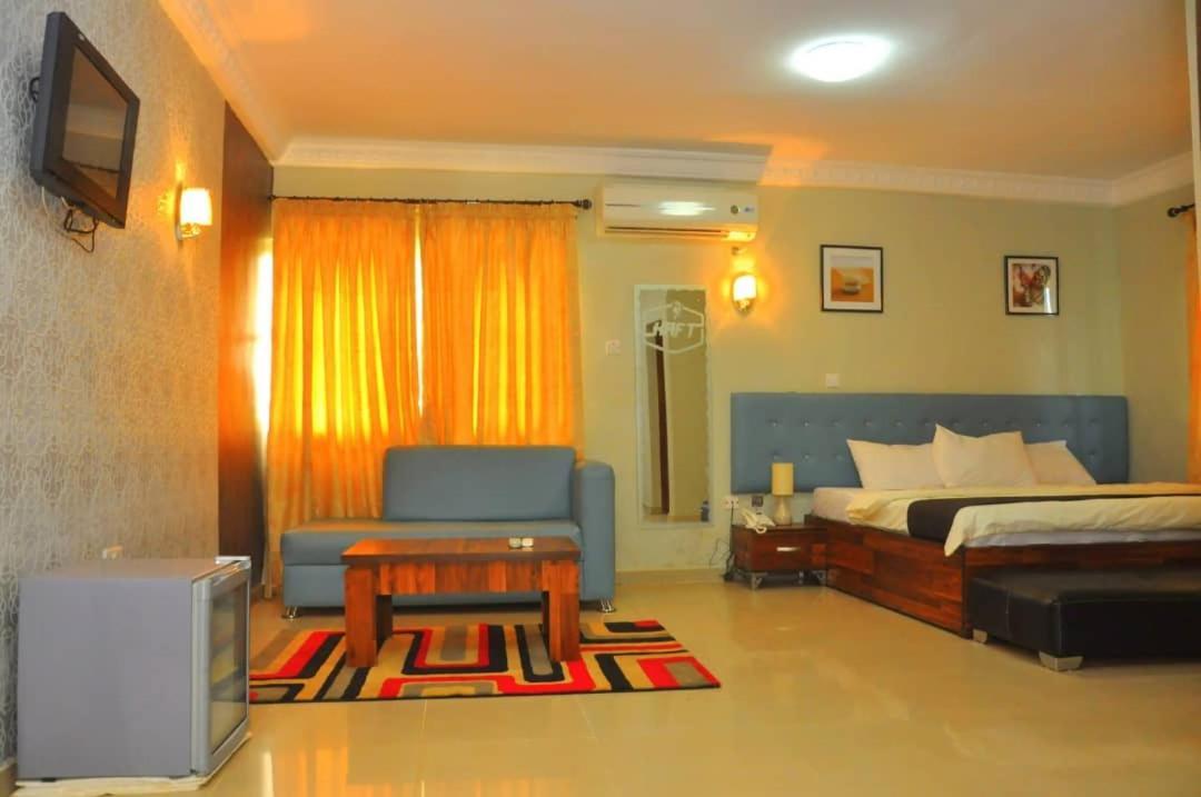 Royal Kaft Hotel Ikorodu Exteriér fotografie